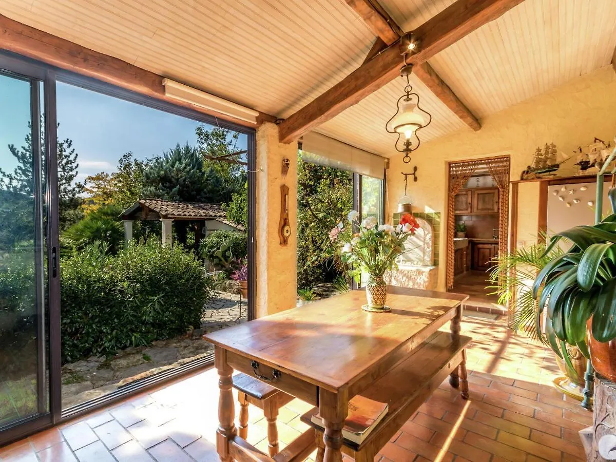 Modern Holiday Home With Private Pool ル・リュック